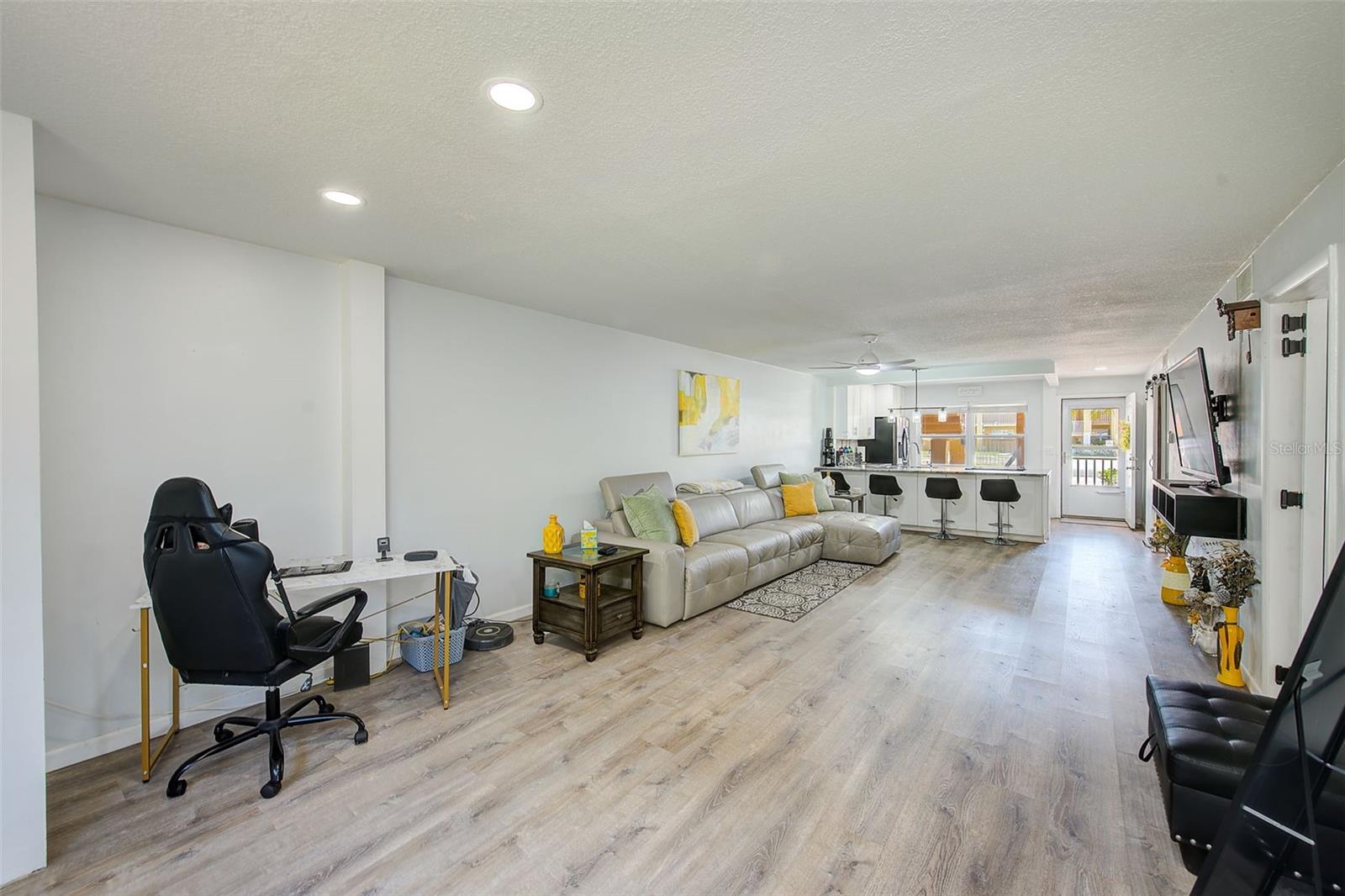 IMPERIAL PARK CO-OP BLDG - Residential