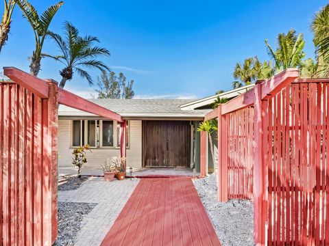 A home in LONGBOAT KEY