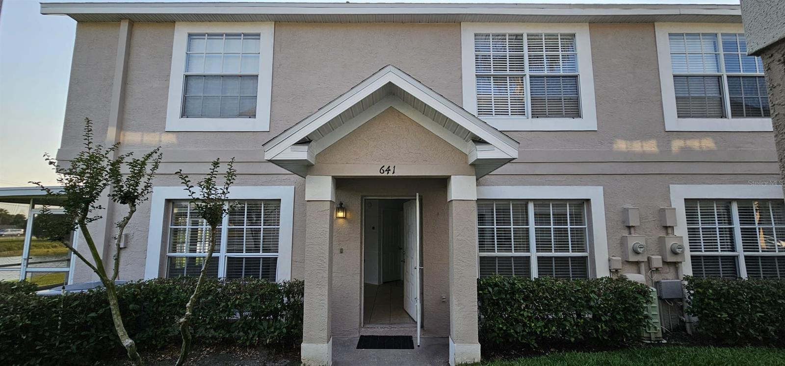 PROFESSINAL PICTURES COMING SOON. Welcome to this property at the center of all commercial and shopping of Brandon. You can't find another location as perfect as this one. A lower HOA, not restriction for lease, community pool, water, trash and sewer included on the HOA monthly fee. Don't missed this spectacular unit. New kitchen quartz countertop and hand made solid wood cabinet. Relaxed view from lanai and/or living room to the lake/pond. A green backyard for pets or make your BBQ area.
Do not missed this wonderful and cozy unit ready for a young family or an investor.
Property also listed as lease