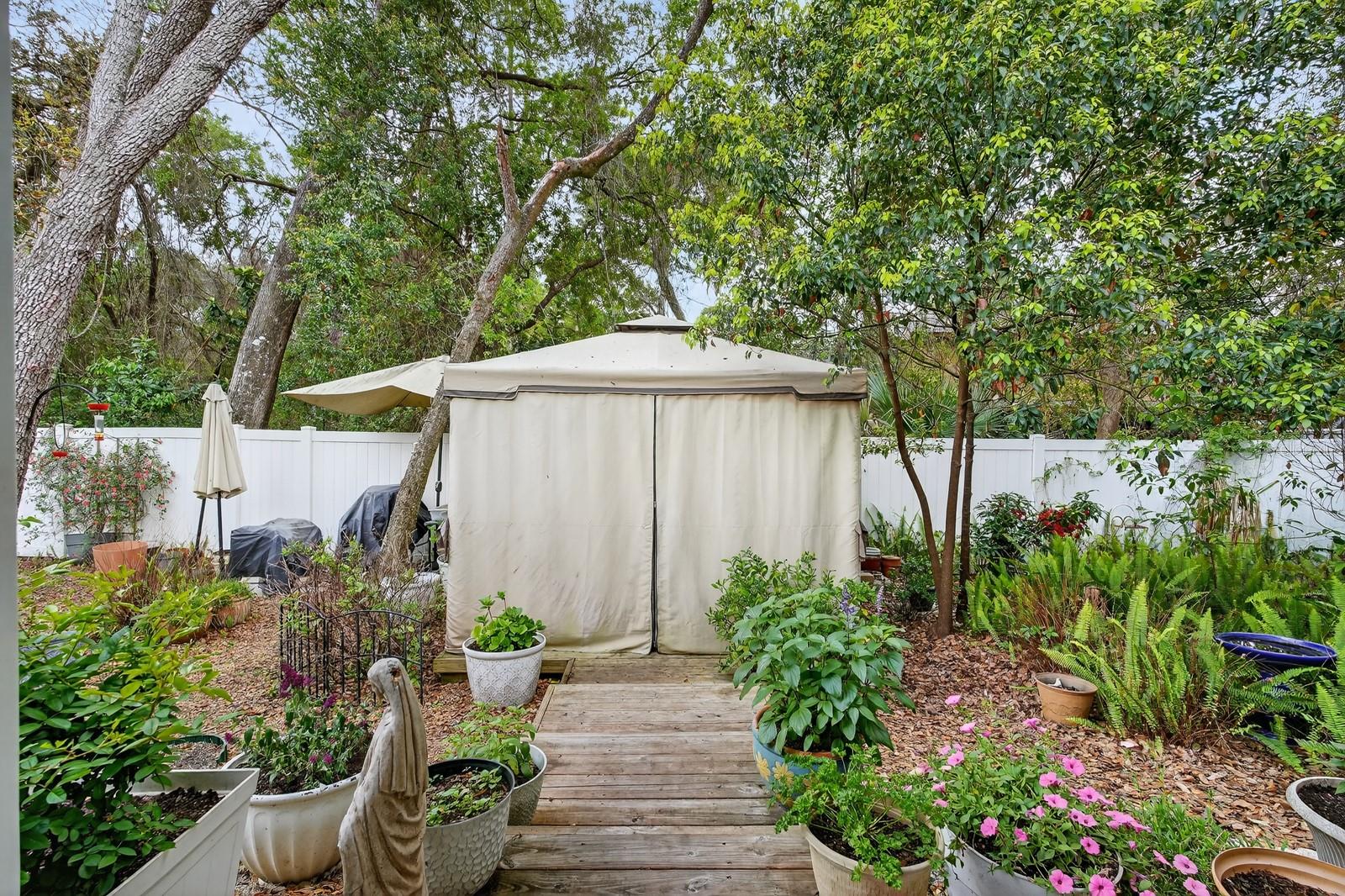 WEST HIGHLANDS - Residential