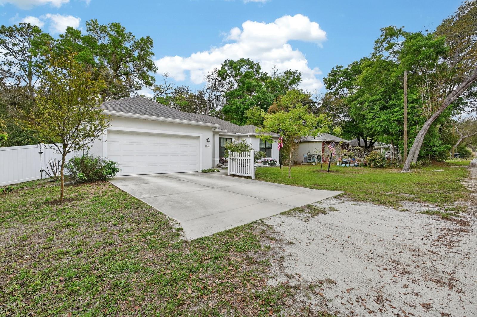 WEST HIGHLANDS - Residential