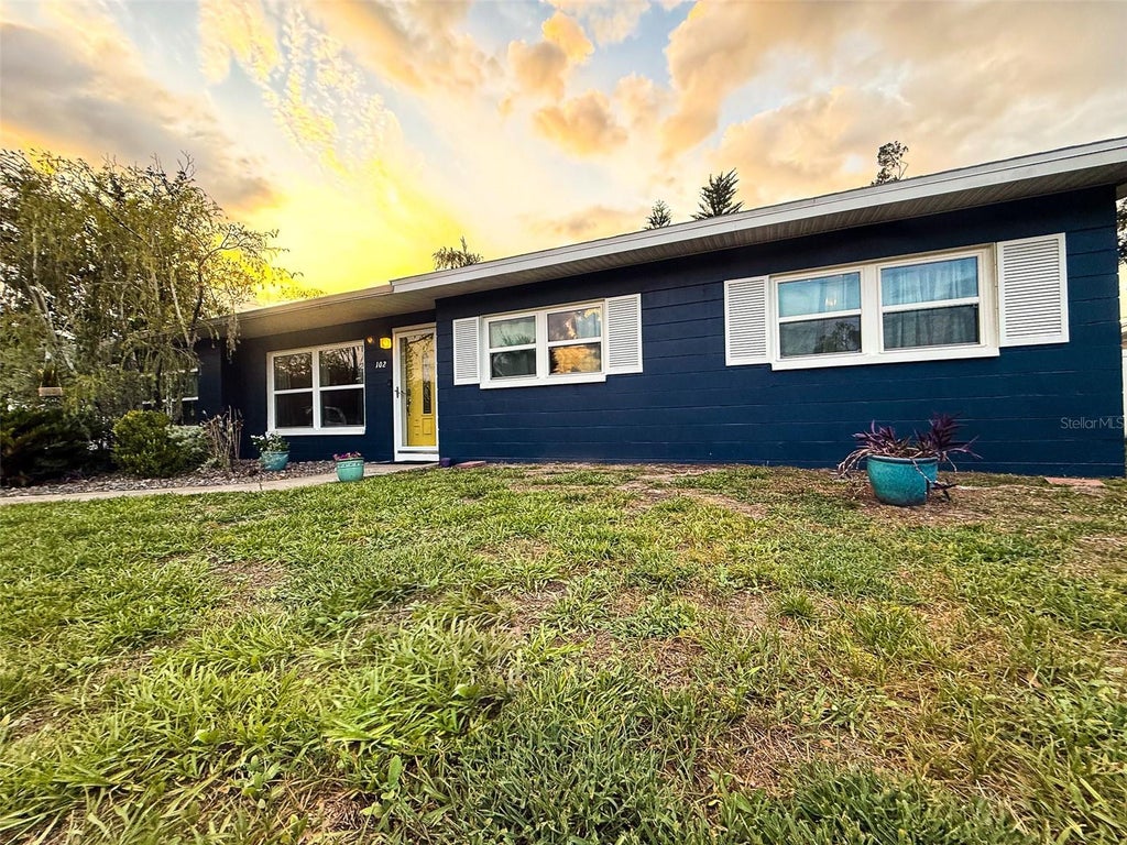 Photo of 102 Glen Ridge Avenue, Temple Terrace, FL 33617 (MLS # TB8550198)
