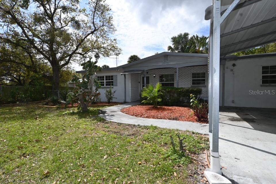 8827 W MILLPOINT ROAD