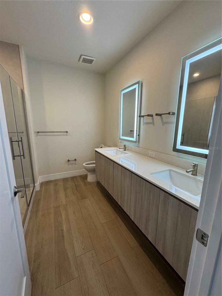 HIDDEN FOREST AT SILVER CREEK - Residential Lease