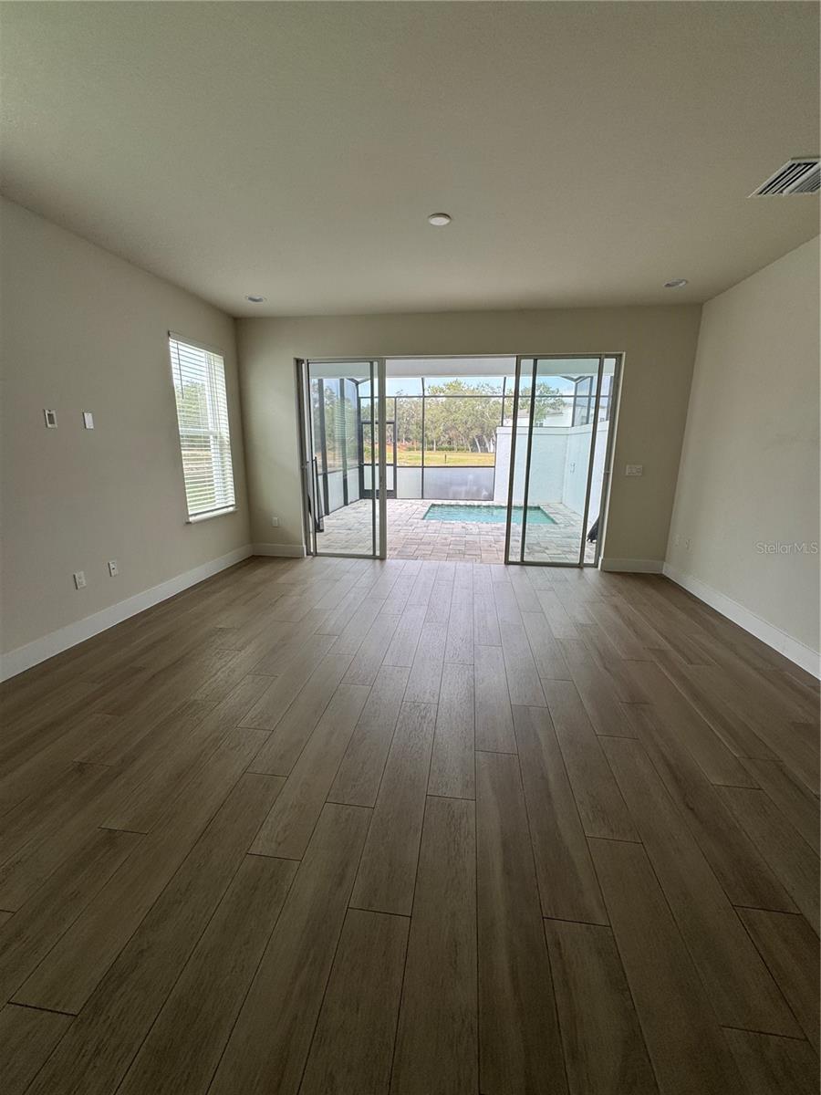 HIDDEN FOREST AT SILVER CREEK - Residential Lease