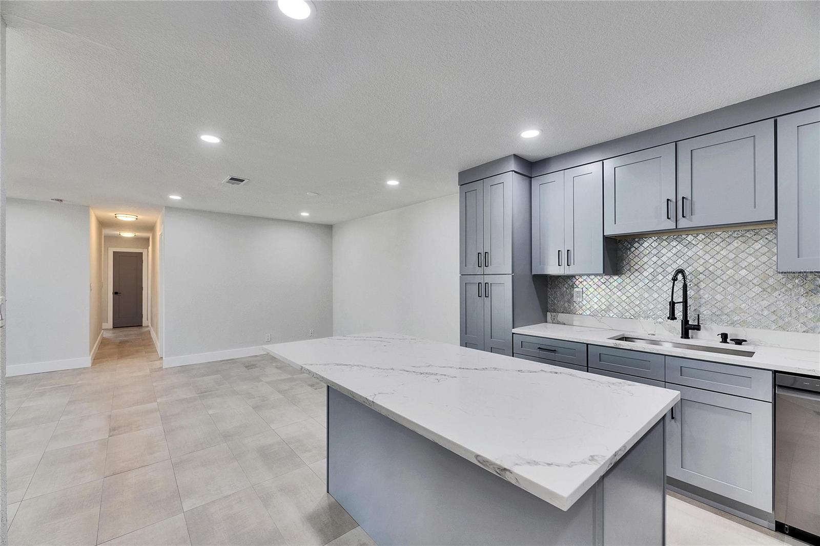 APOLLO BEACH CONDO - Residential