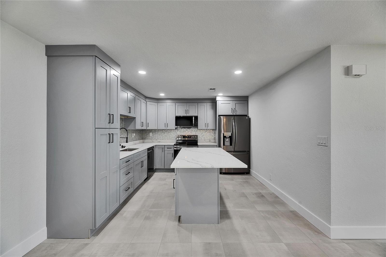 APOLLO BEACH CONDO - Residential