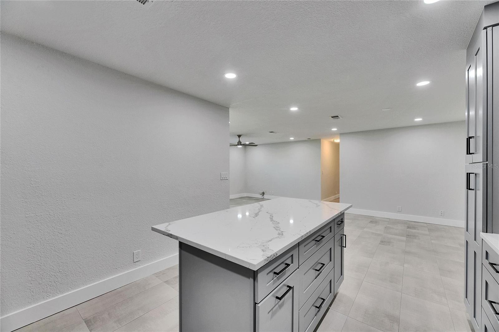 APOLLO BEACH CONDO - Residential