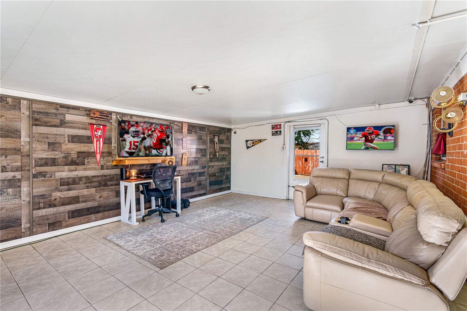 BEVERLY HILLS UNIT 14 - Residential