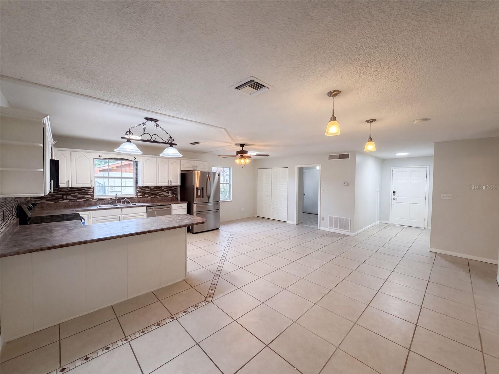 904 SPRING CREEK DRIVE
