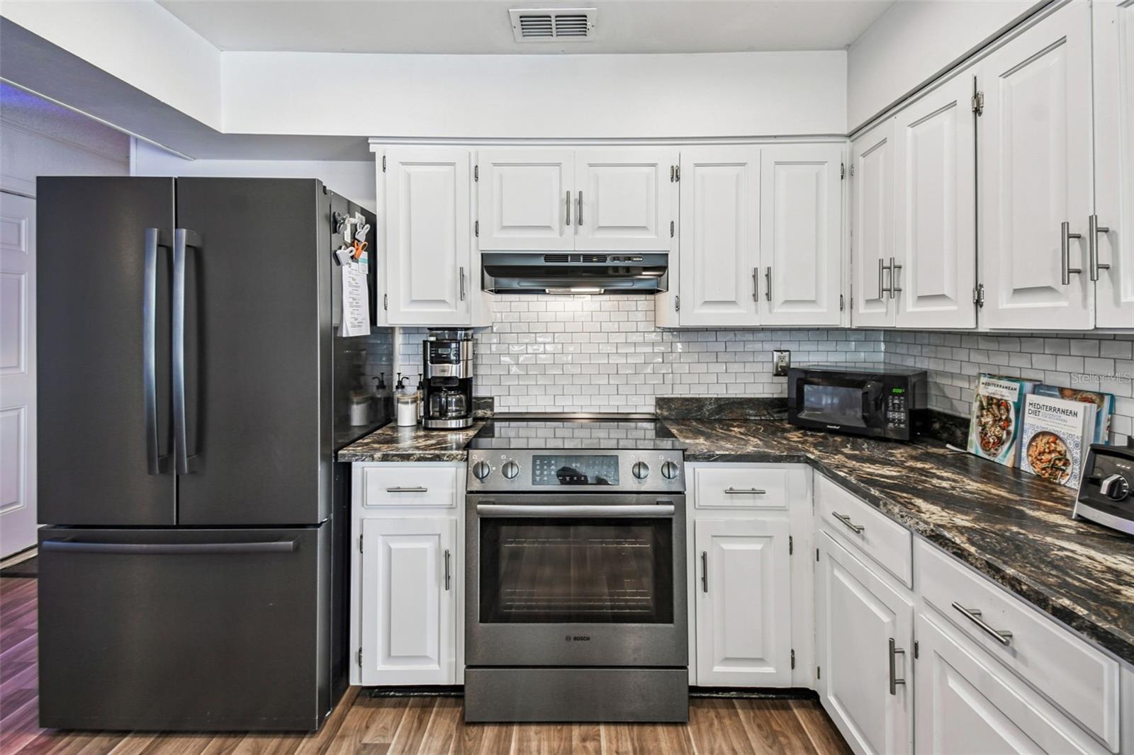 VALENCIA WOOD HILLS - Residential