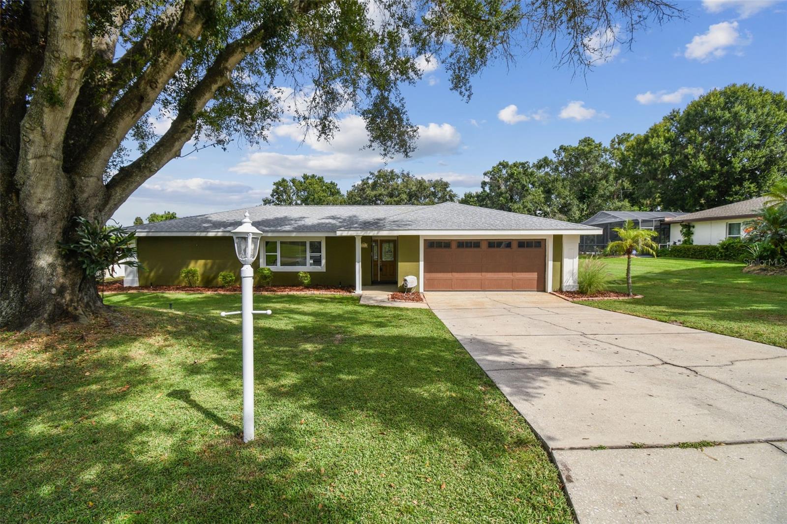 VALENCIA WOOD HILLS - Residential
