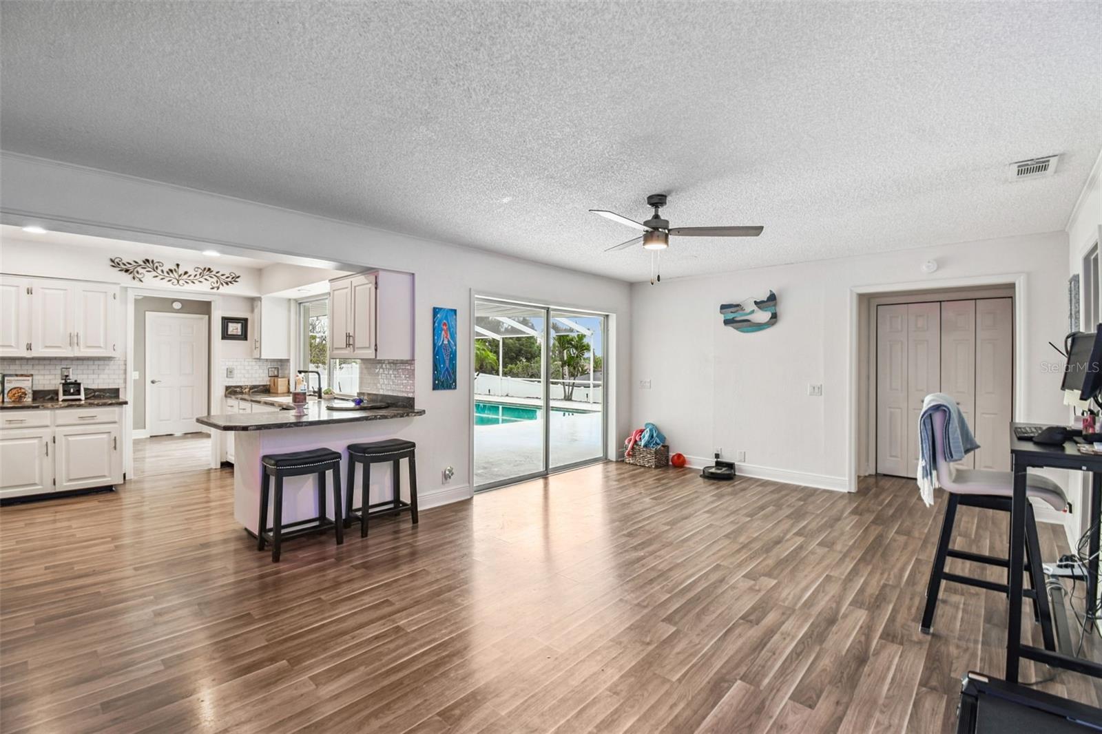VALENCIA WOOD HILLS - Residential