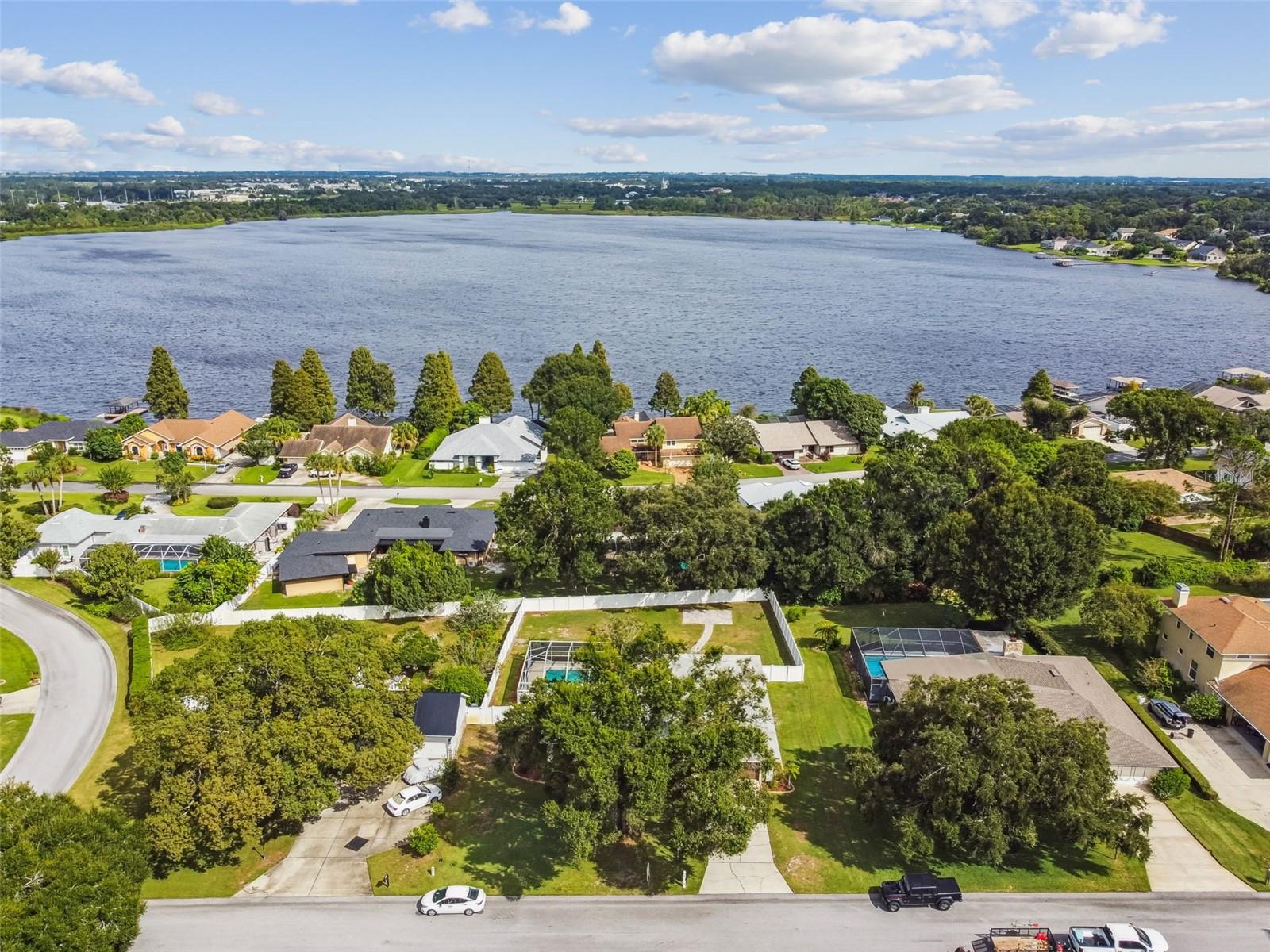 VALENCIA WOOD HILLS - Residential