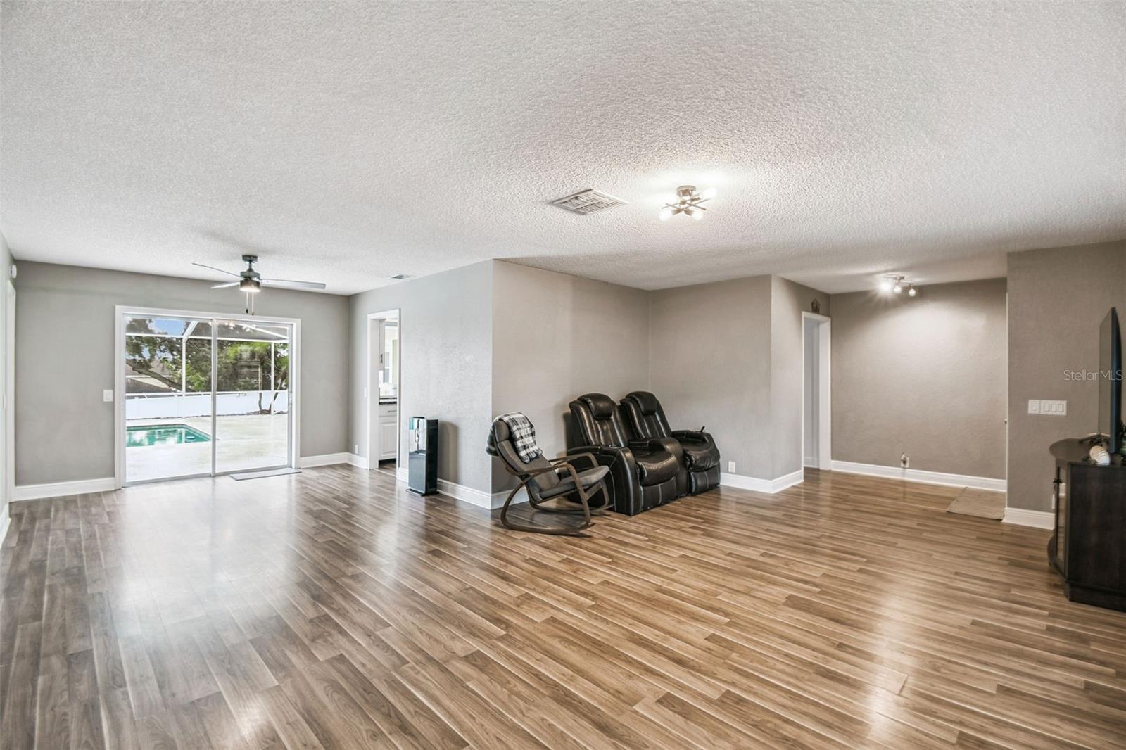 VALENCIA WOOD HILLS - Residential