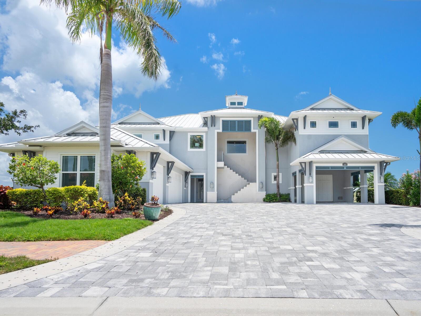 LEGENDS BAY - Residential