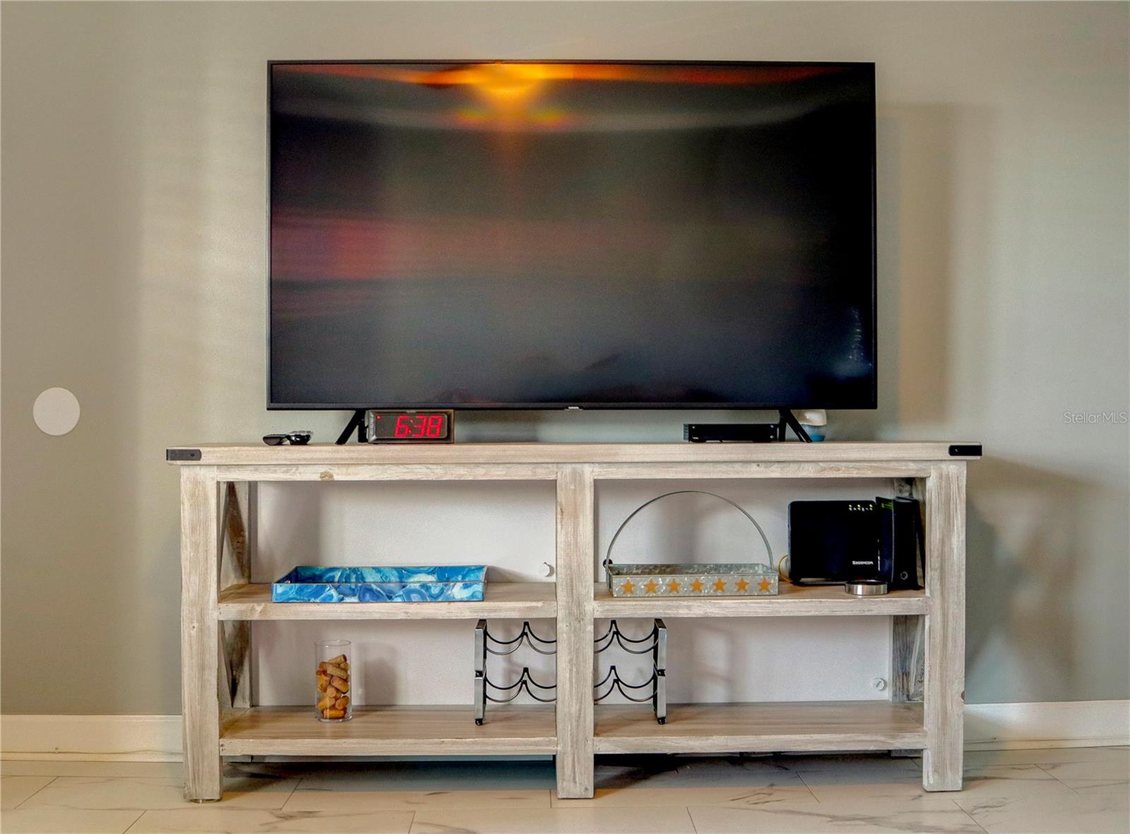 WESTWIND CONDO APTS - Residential