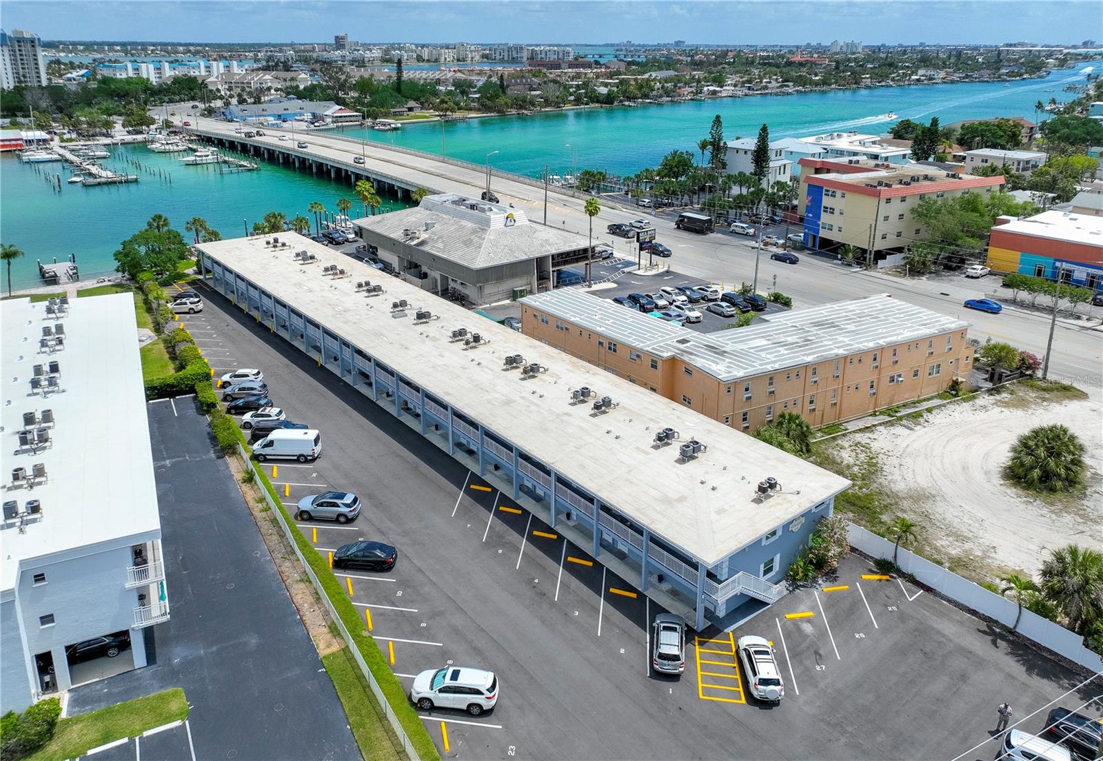 WESTWIND CONDO APTS - Residential