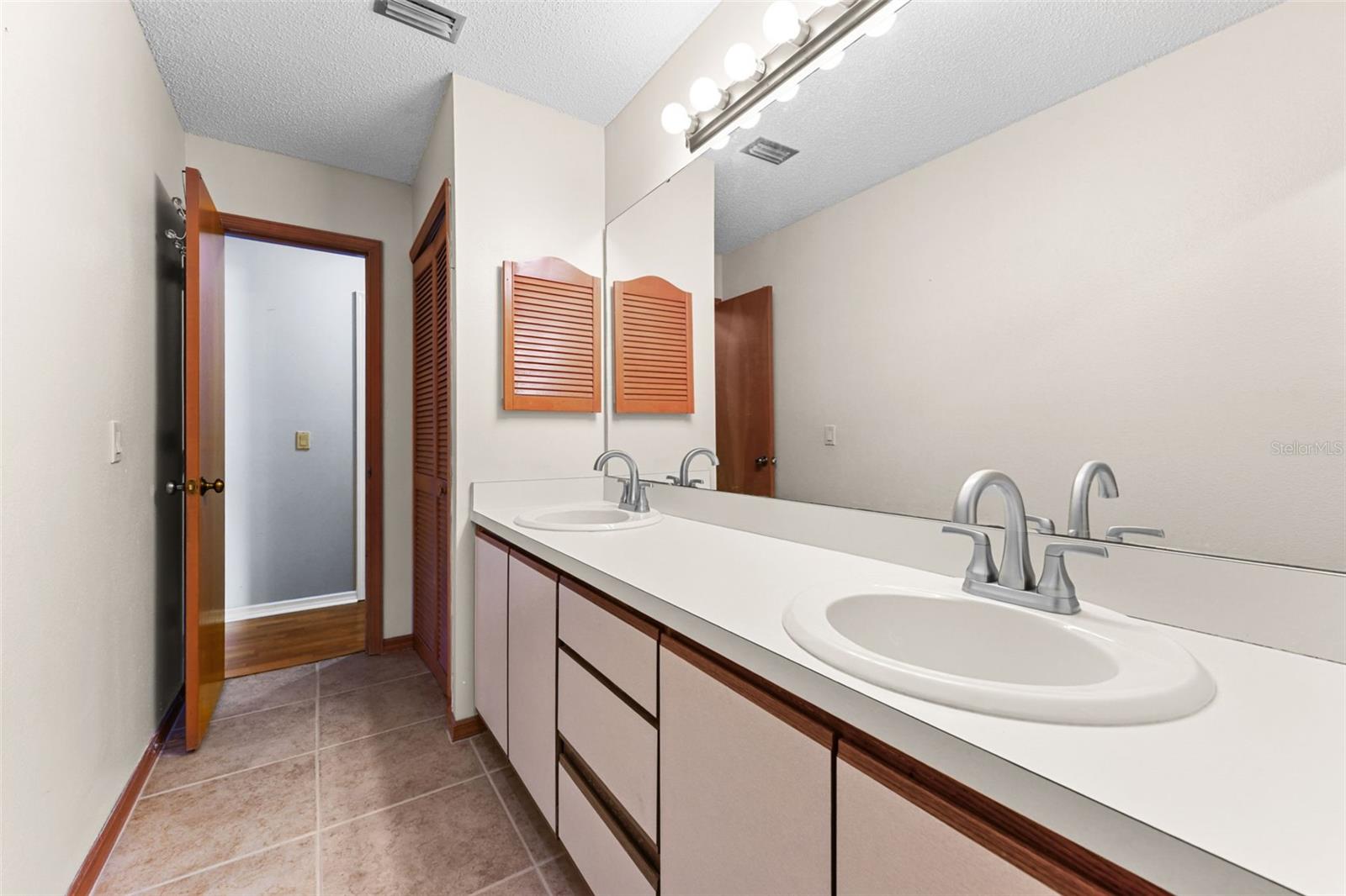 DELTONA LAKES UNIT 11 - Residential