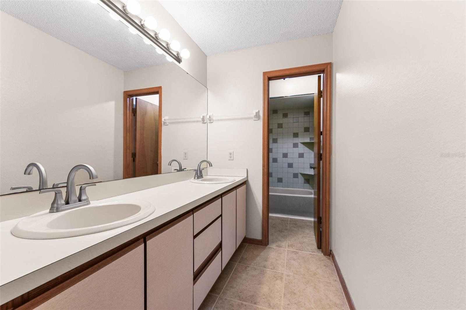 DELTONA LAKES UNIT 11 - Residential