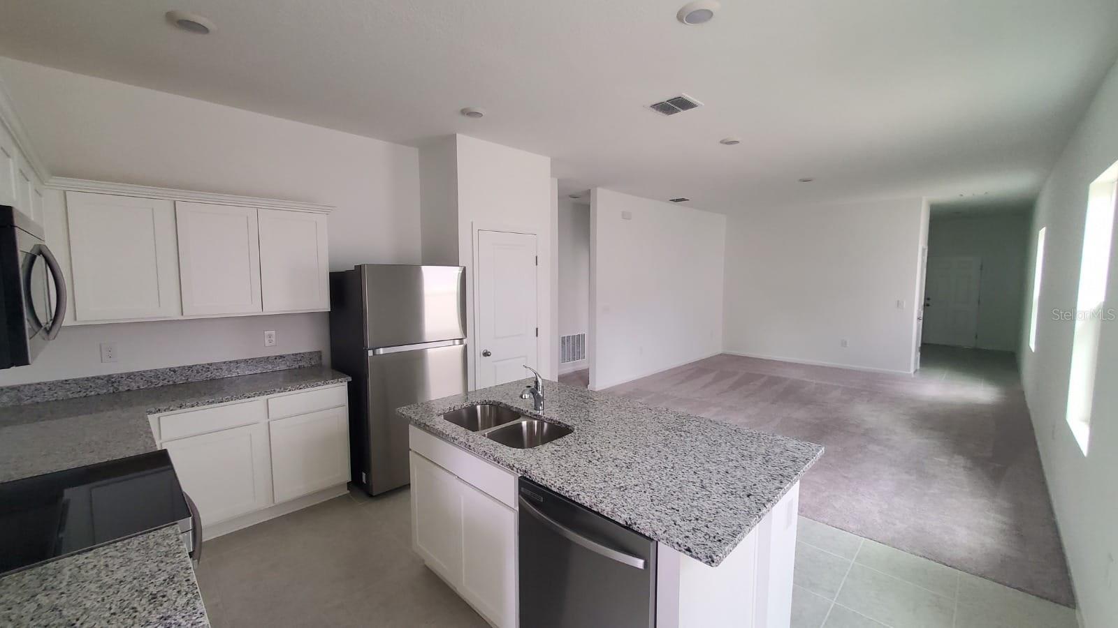 SCENIC TER SOUTH PH 2 - Residential Lease