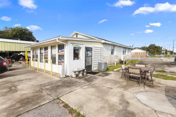 2490 N WOODLAND BLVD, DELAND, FL 32720 - Image 935921e3e04fa032d34cc678d5d39df5/1663575506