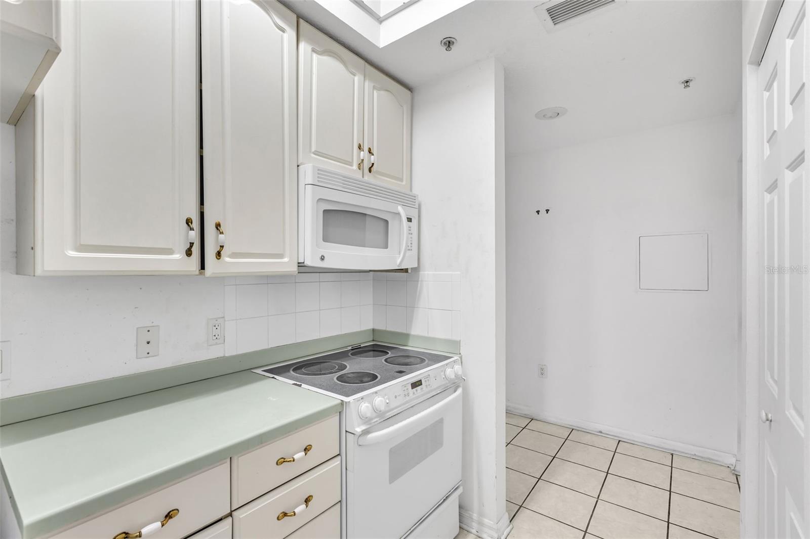 WOODMERE AT JACARANDA - Residential