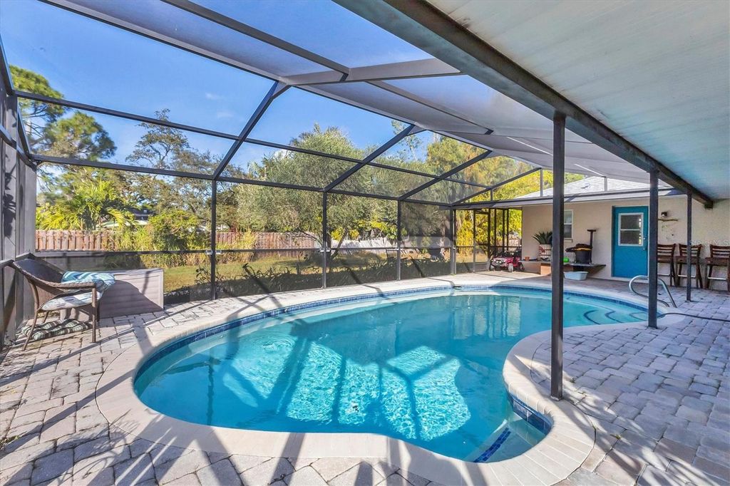 Photo of 1819 Mova Street, Sarasota, FL 34231 (MLS # A4676090)