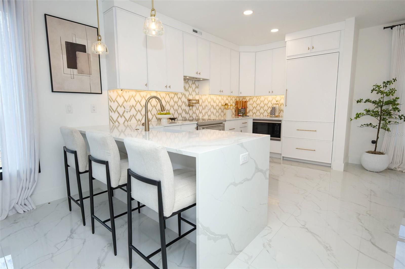 2360 OCEAN SHORE BOULEVARD 27