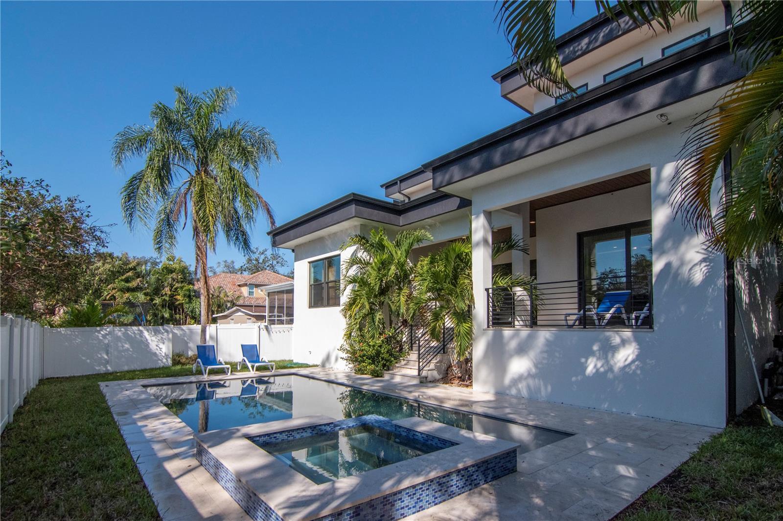 SUNSET PARK - Residential Lease