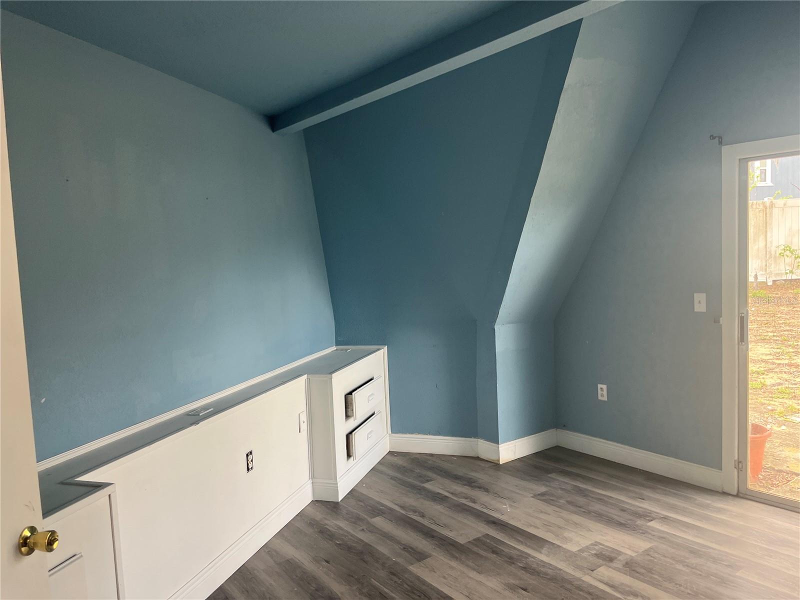 HILLSIDE ACRES - Residential