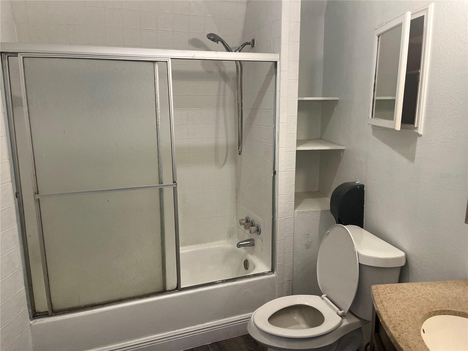 HILLSIDE ACRES - Residential