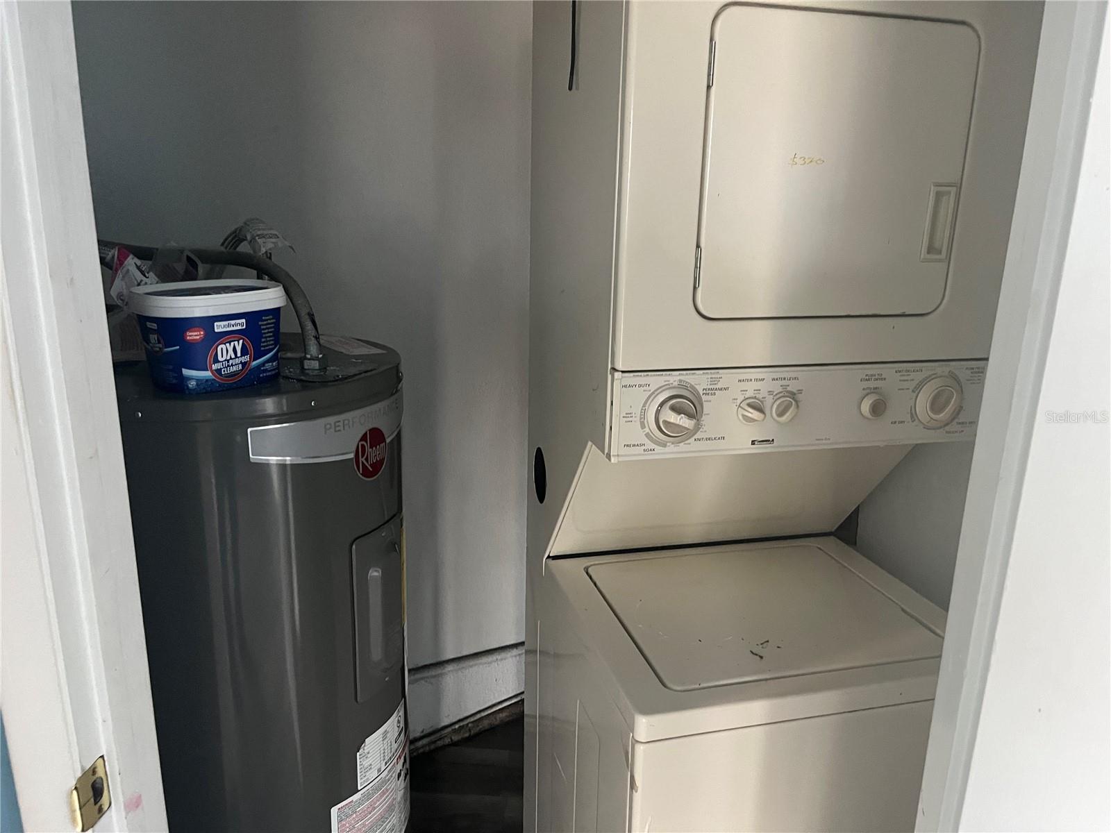 HILLSIDE ACRES - Residential