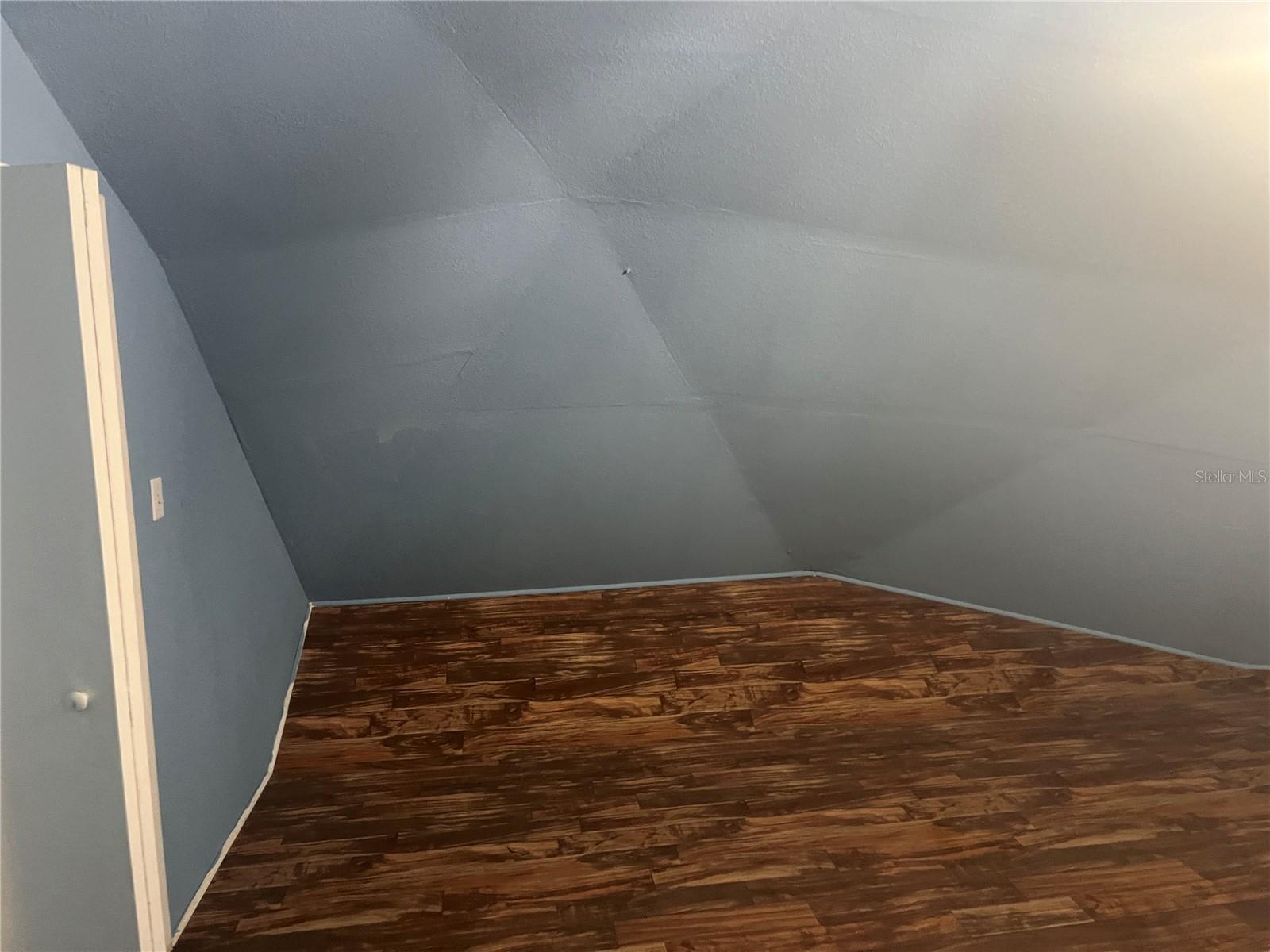 HILLSIDE ACRES - Residential