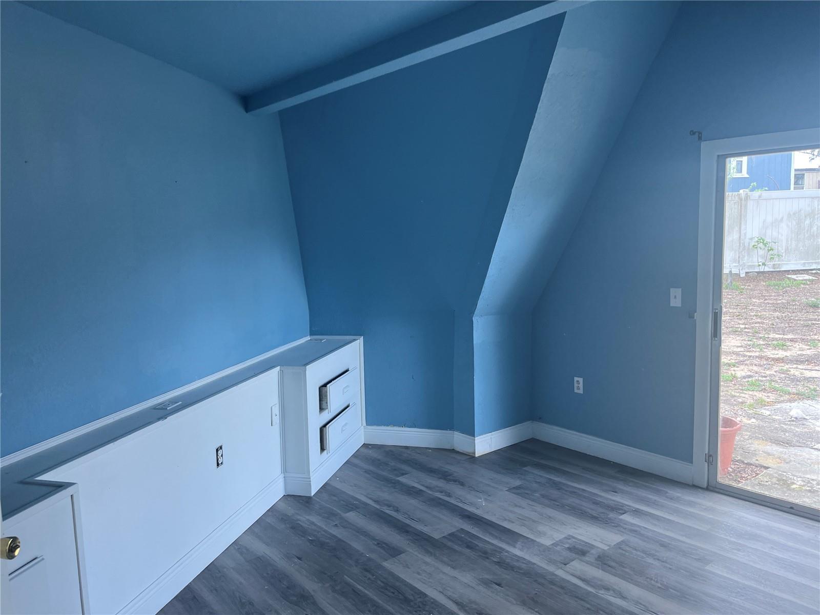 HILLSIDE ACRES - Residential