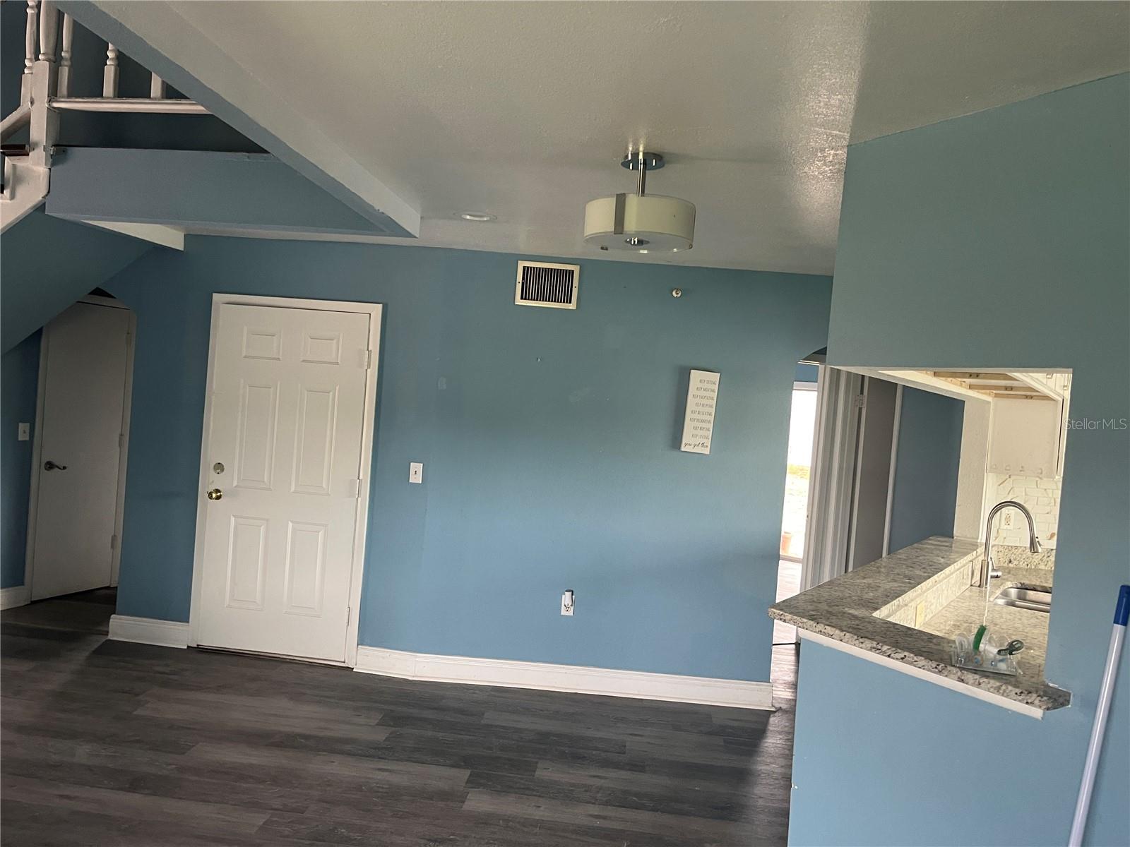 HILLSIDE ACRES - Residential