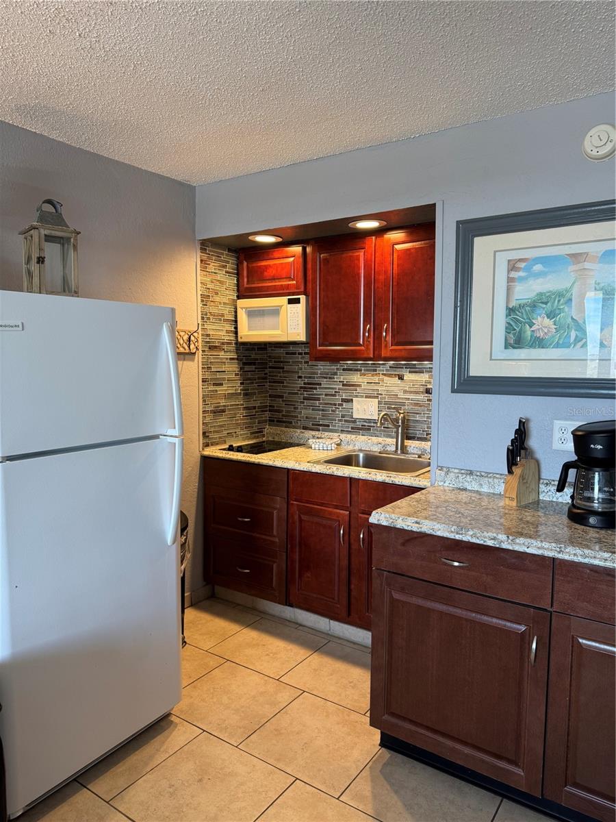 HAWAIIAN INN LC - Residential