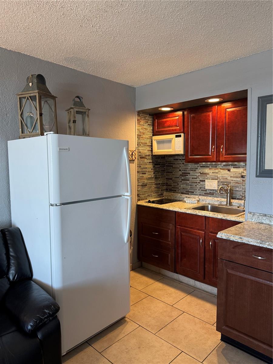 HAWAIIAN INN LC - Residential