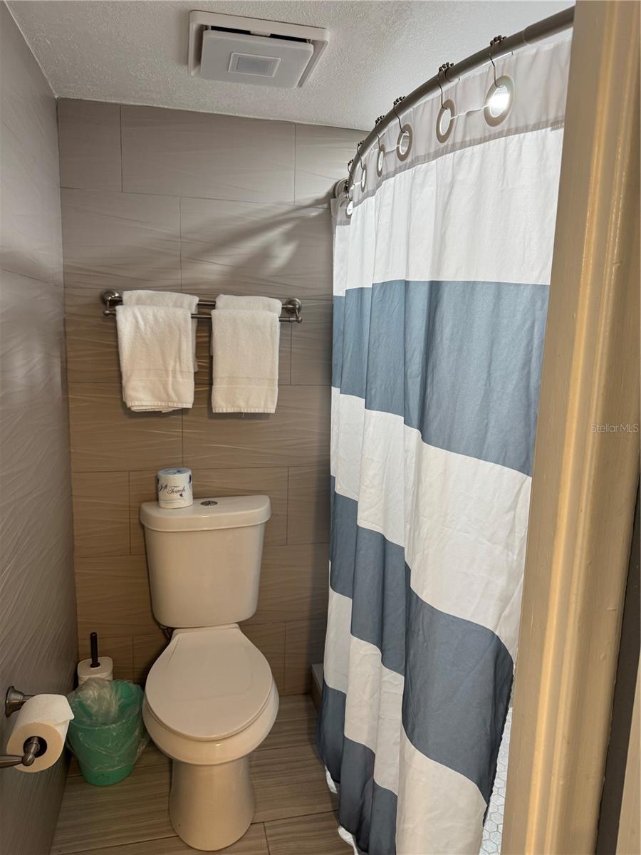 HAWAIIAN INN LC - Residential