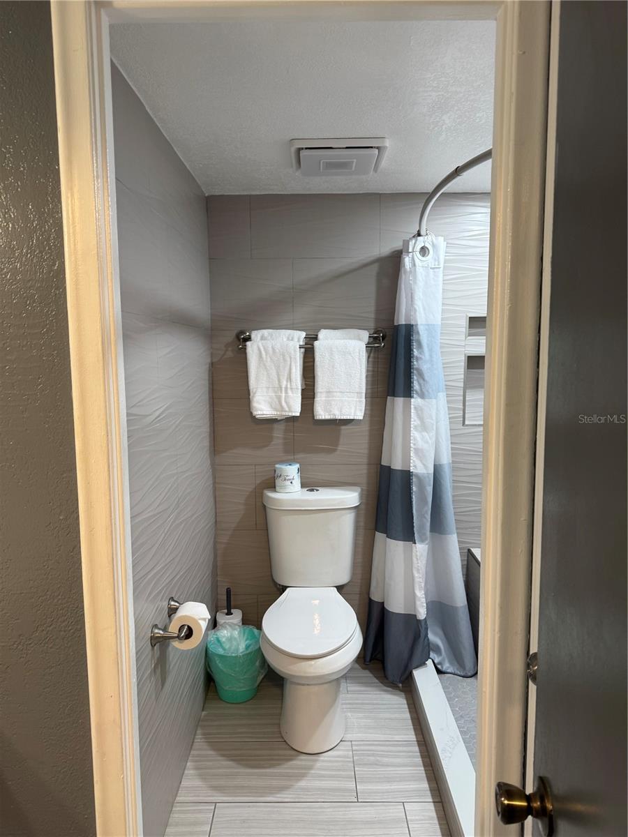HAWAIIAN INN LC - Residential