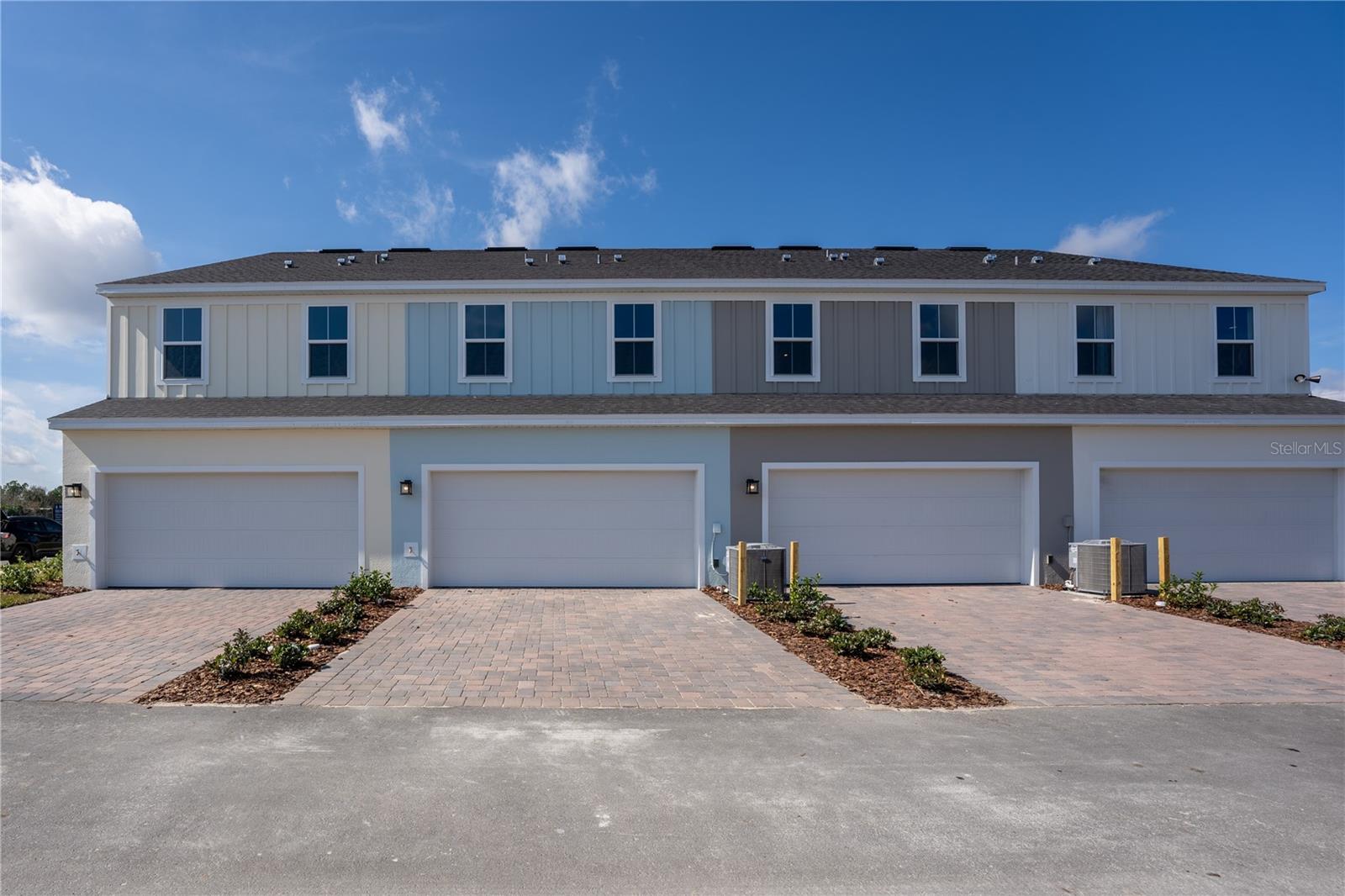 658 READER LANE