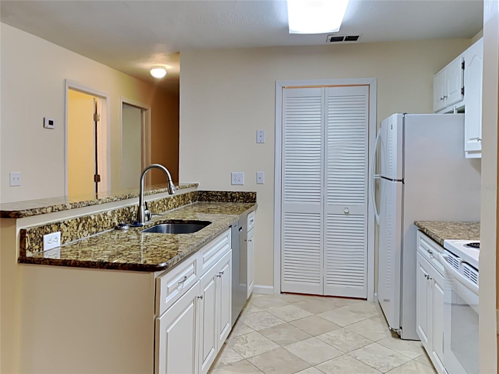 5980 WESTGATE DRIVE 103