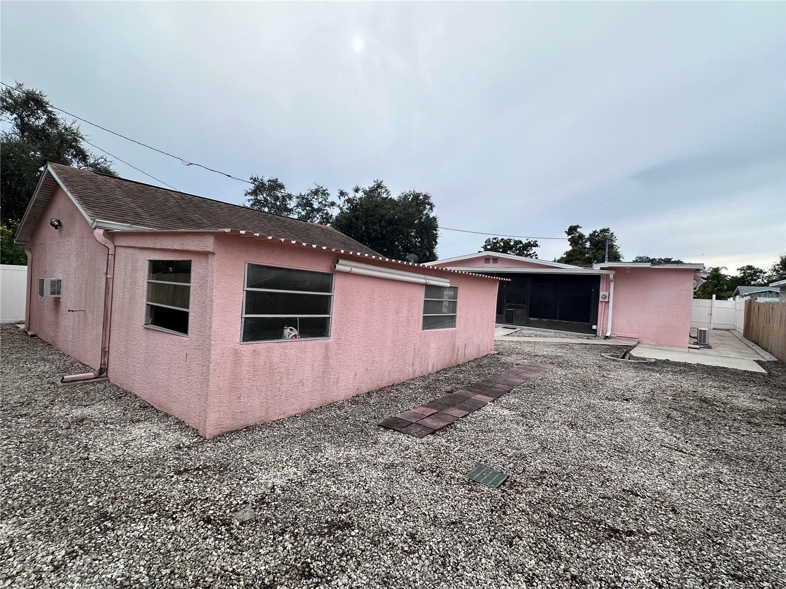 TROPICAL GROVES - Residential Lease