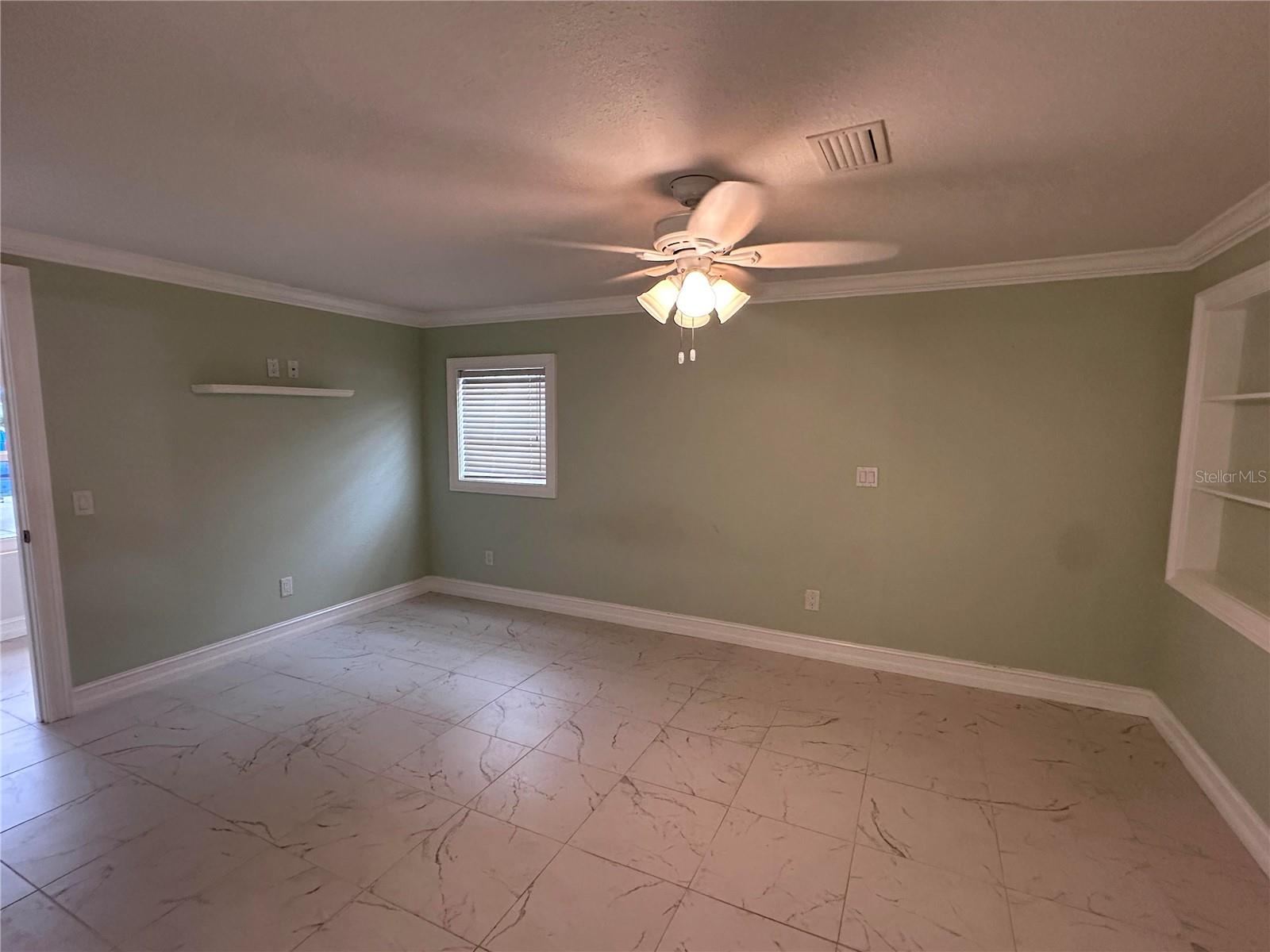 TROPICAL GROVES - Residential Lease