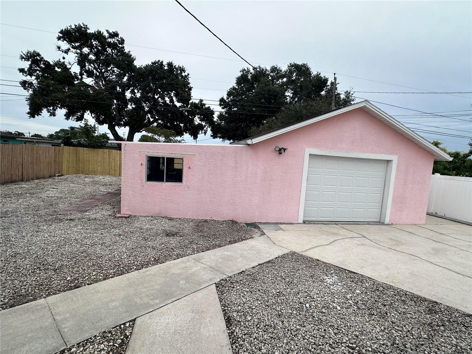 TROPICAL GROVES - Residential Lease