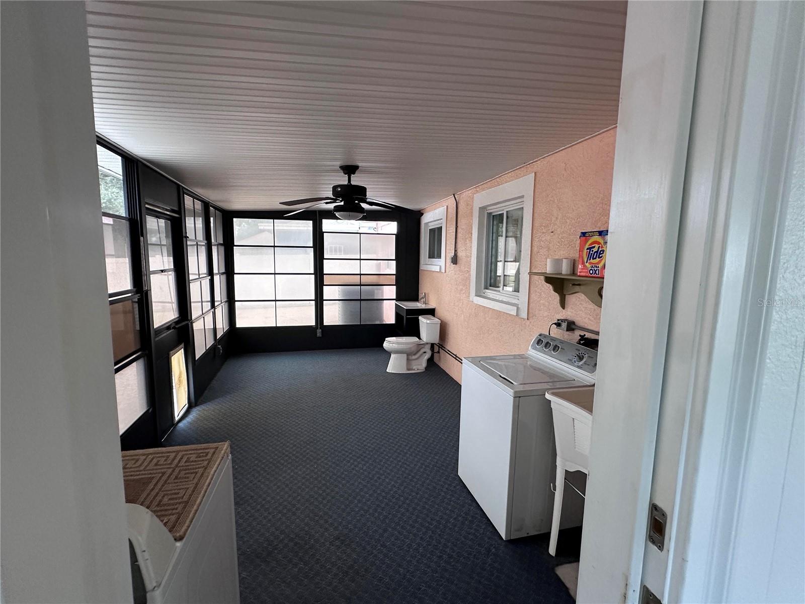 TROPICAL GROVES - Residential Lease