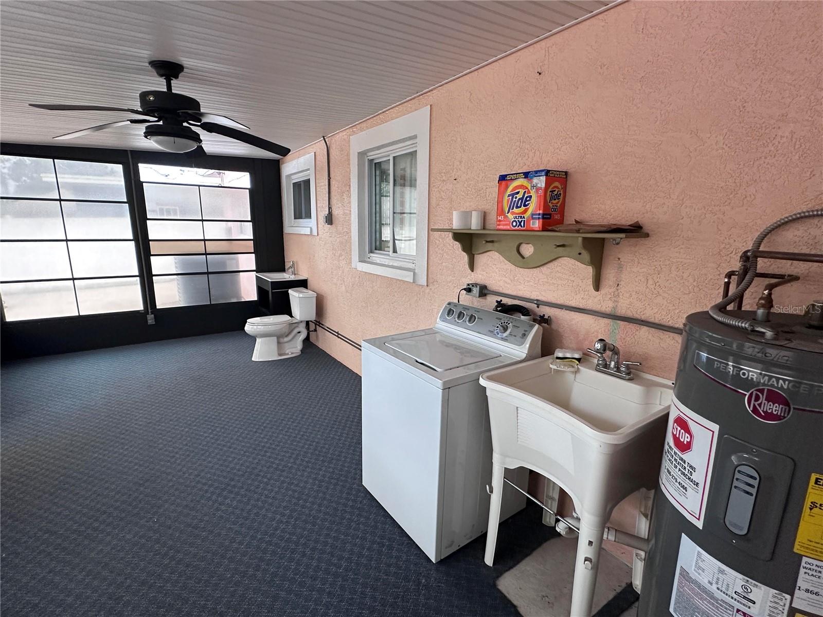 TROPICAL GROVES - Residential Lease