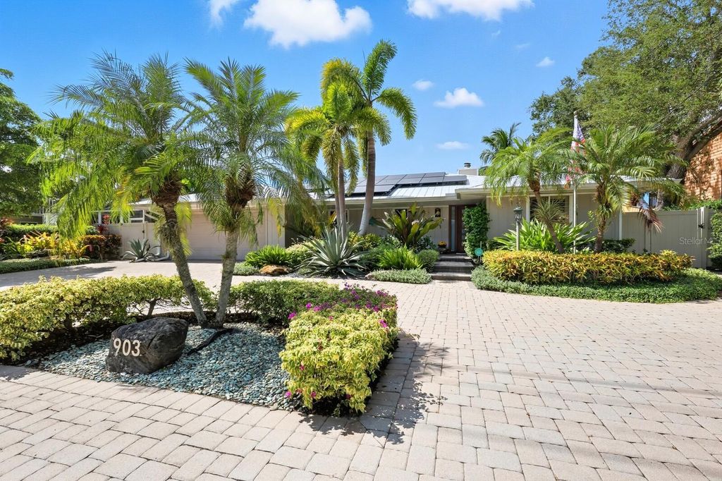 Photo of 903 20th Avenue W, Palmetto, FL 34221 (MLS # A4666409)