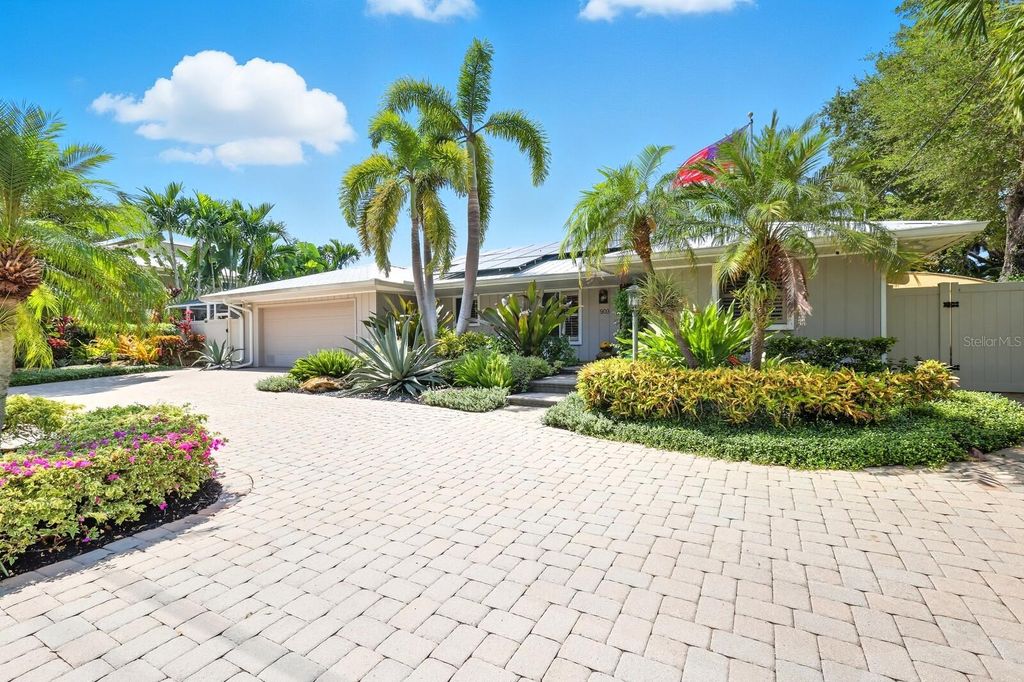 Photo of 903 20th Avenue W, Palmetto, FL 34221 (MLS # A4666409)