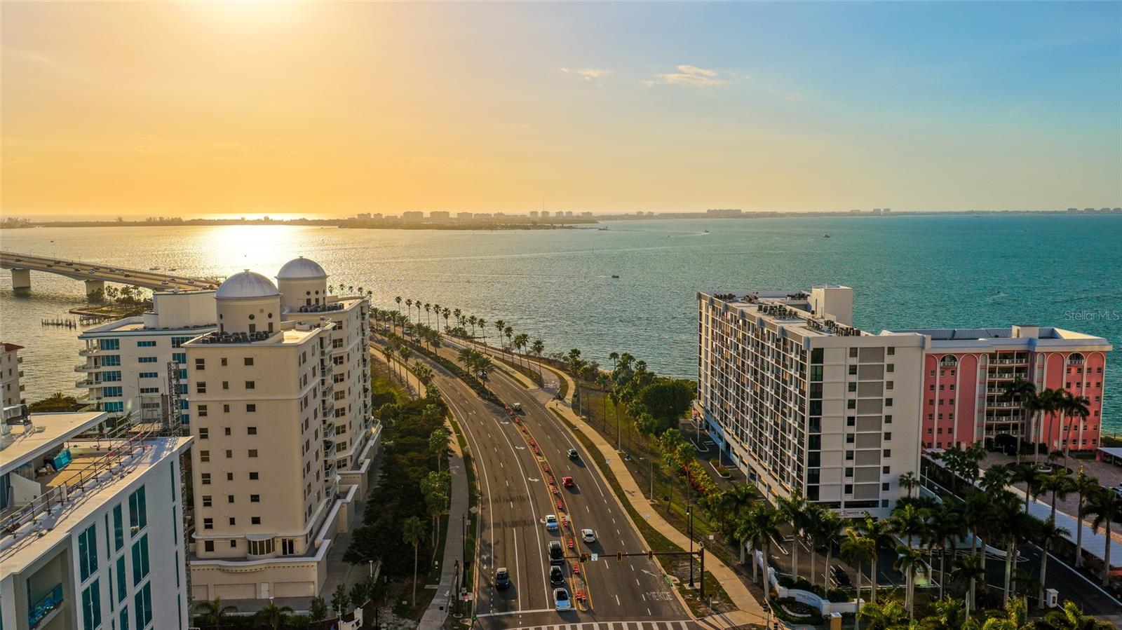 7541 - SUNSET TOWERS - Residential